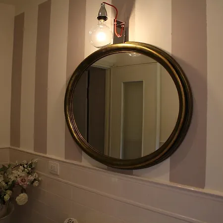 Bed & Breakfast La Finestra Sul Giardino La Spezia