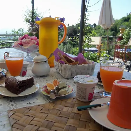 Bed & Breakfast La Finestra Sul Giardino La Spezia